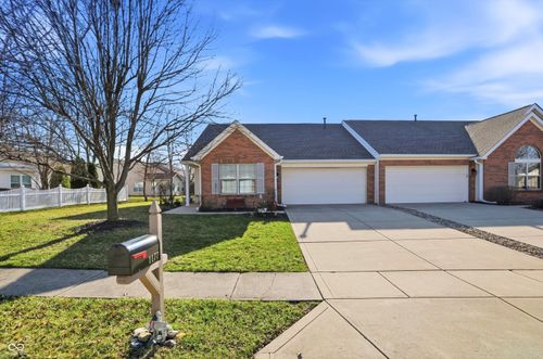 1177 Creek Bend Dr, Greenwood, IN, 46143-7025 | Card Image