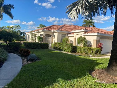9181 Las Maderas Dr, BONITA SPRINGS, FL, 34135-2826 | Card Image