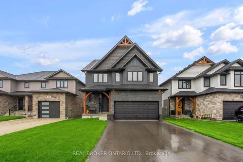 186 Schmidt Dr, Arthur, ON, N0G1A0 | Card Image