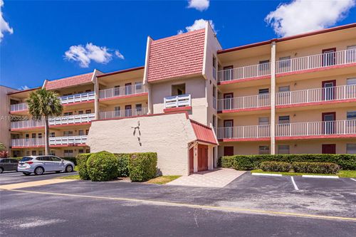 306-1040 Country Club Dr, Margate, FL, 33063-3275 | Card Image