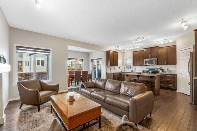 14 Walden Grove Se, Home with 3 bedrooms, 2 bathrooms and 4 parking in Calgary AB | Image 12