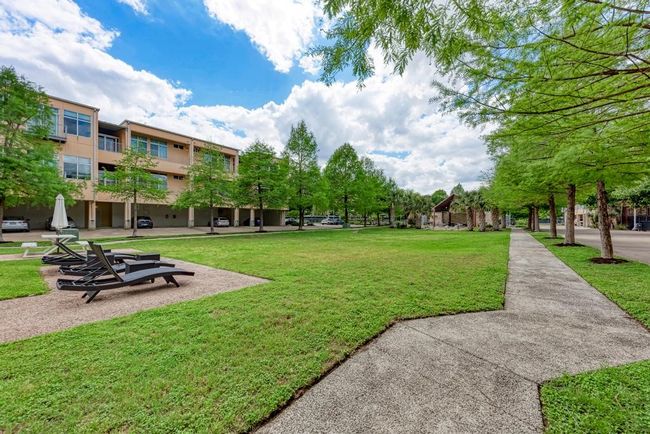 Community courtyard | Image 20
