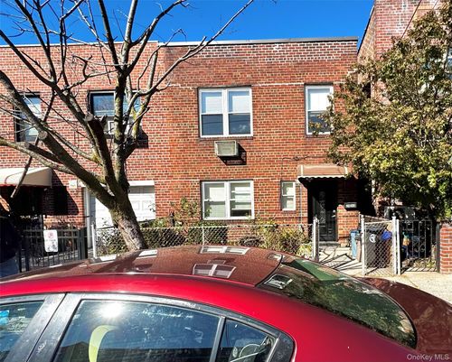 2840 48th St, Astoria, NY, 11103-1240 | Card Image