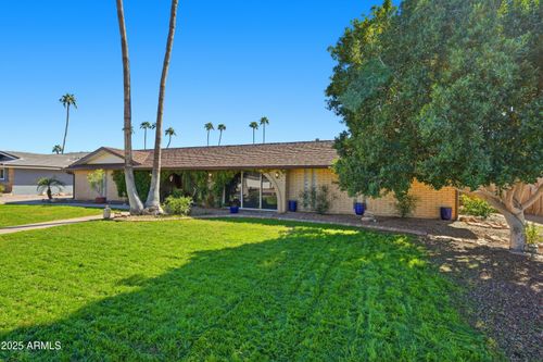 19 E Canterbury Ct, Phoenix, AZ, 85022-4203 | Card Image