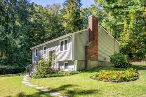 48 Flanders Rd, East Hampton, CT, 06424-1606 | Card Image