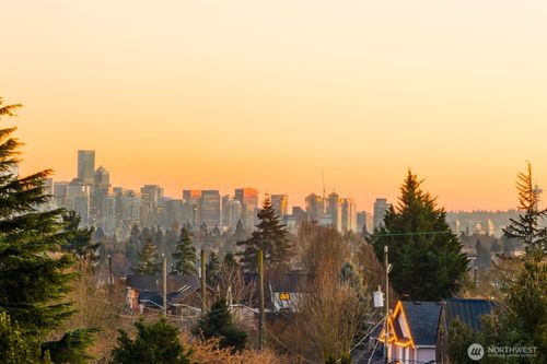 1-339 Ne 90th St, Seattle, WA, 98115-2946 | Card Image