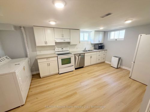 200 Trent St E, Whitby, ON, L1N1L6 | Card Image