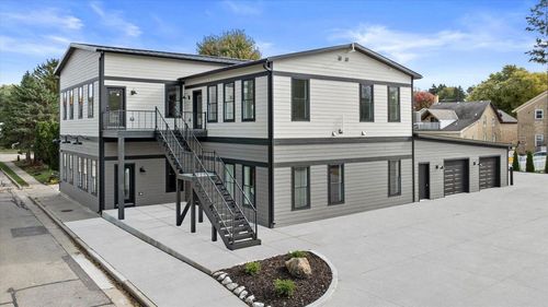 202-308 Oak Street, Slinger, WI, 53086 | Card Image