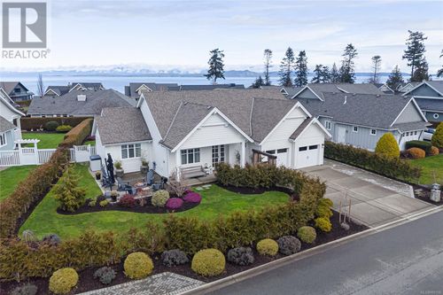 815 Bluffs Drive, Qualicum Beach, BC, V9K0A2 | Card Image