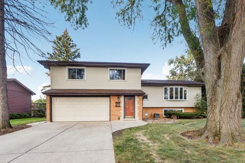 1504 E Emmerson Ln, Mount Prospect, IL, 60056-2704 | Card Image