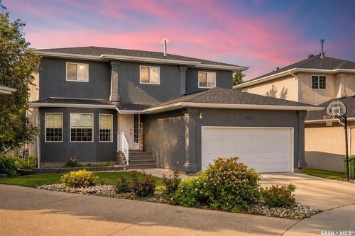 2952 St James Crescent, Regina, SK, S4V2Z2 | Card Image