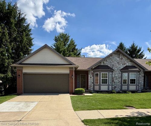 3067 Brookside Dr, Waterford, MI, 48328-2595 | Card Image
