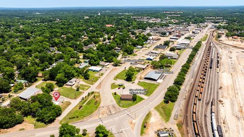 1001 W Debard St, Palestine, TX, 75801-2635 | Card Image