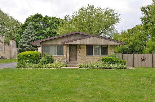38 S Emmertsen Rd, Mount Pleasant, WI, 53406-3406 | Card Image