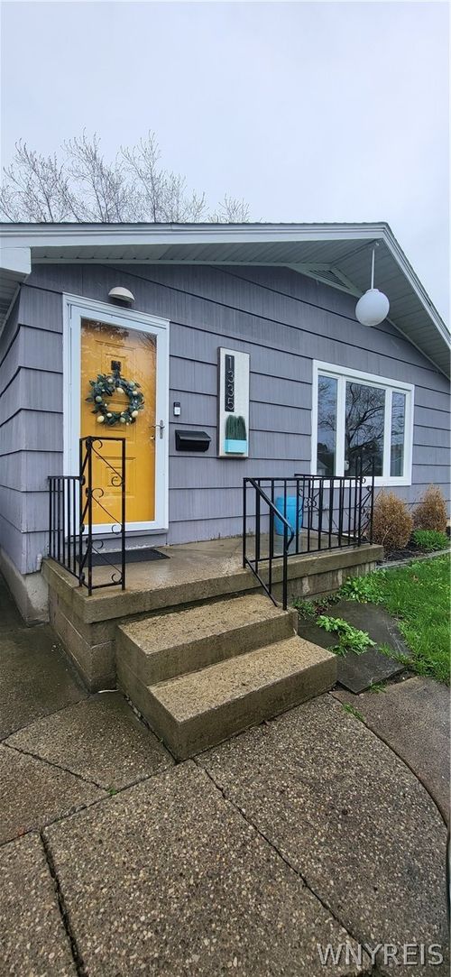 1335 E Park Rd, Grand Island, NY, 14072-2314 | Card Image