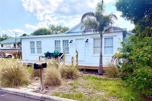 2047 38th Ave, Vero Beach, FL, 32960-2450 | Card Image