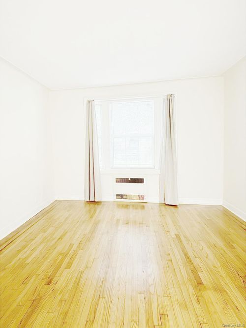 11007 73rd Rd, Forest Hills, NY, 11375-6301 | Card Image