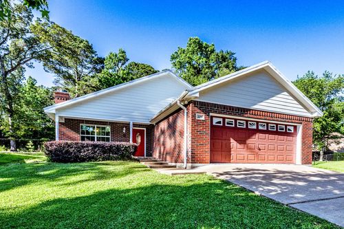 229 Evergreen Dr, Huntsville, TX, 77340 | Card Image