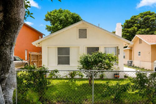 628 55th St, West Palm Beach, FL, 33407-2610 | Card Image