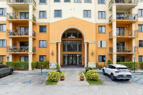 w206-9340 Fontainebleau Blvd, Miami, FL, 33172-6323 | Card Image