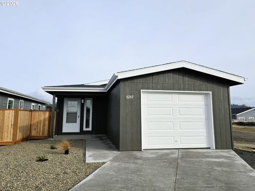 5287 Maple St, Florence, OR, 97439 | Card Image