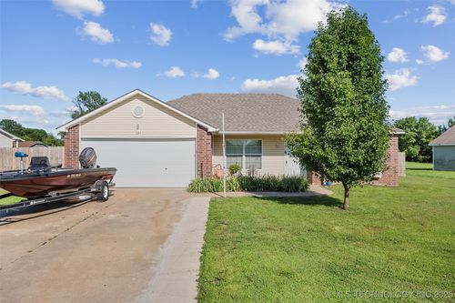 624 S Barclay Ave, Dewey, OK, 74029-2843 | Card Image