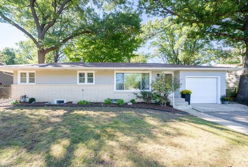 2837 Matilda St, Roseville, MN, 55113-2418 | Card Image