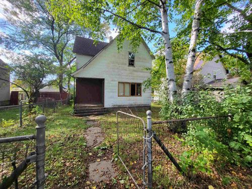 111 Carrie Ave, Eveleth, MN, 55734-1507 | Card Image