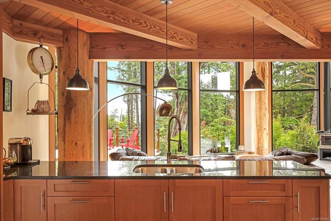 0 Neilson Island, House other with 4 bedrooms, 3 bathrooms and null parking in Tofino BC | Image 16