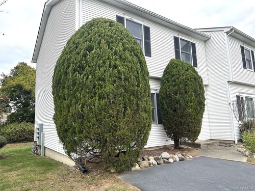 43 Zugibe Ct, West Haverstraw, NY, 10993-1251 | Card Image