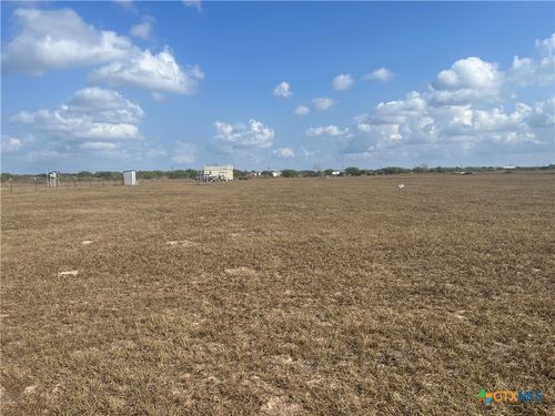 255 Saltgrass Ln, Victoria, TX, 77904-1683 | Card Image