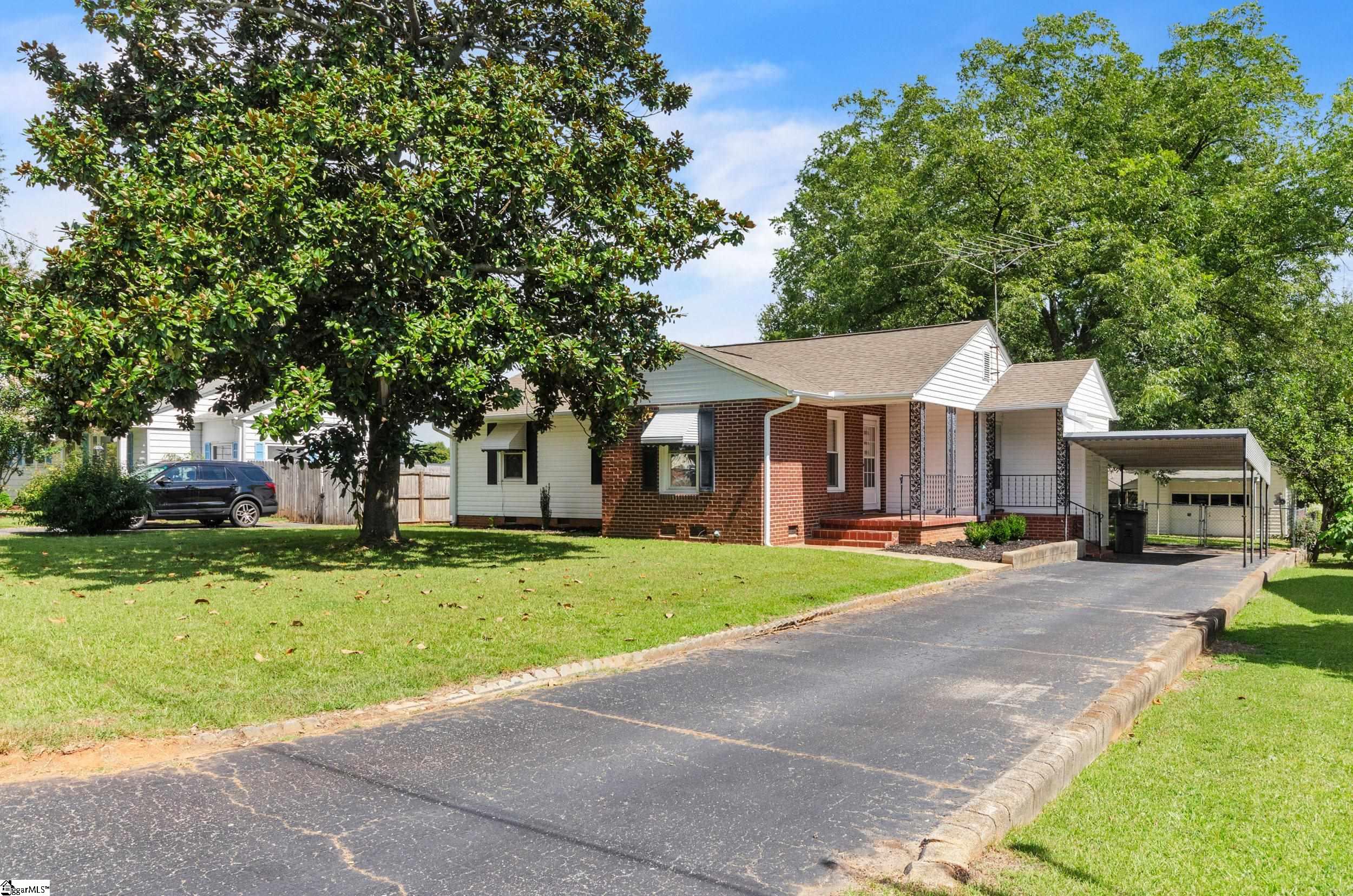Bent Twig Dr, Greenville, SC 29605
