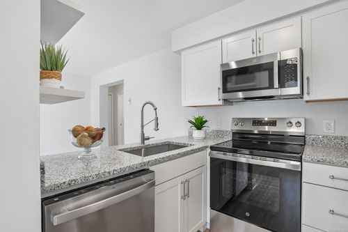 apt-2-2-39 Main St, Bethel, CT, 06801-1401 | Card Image