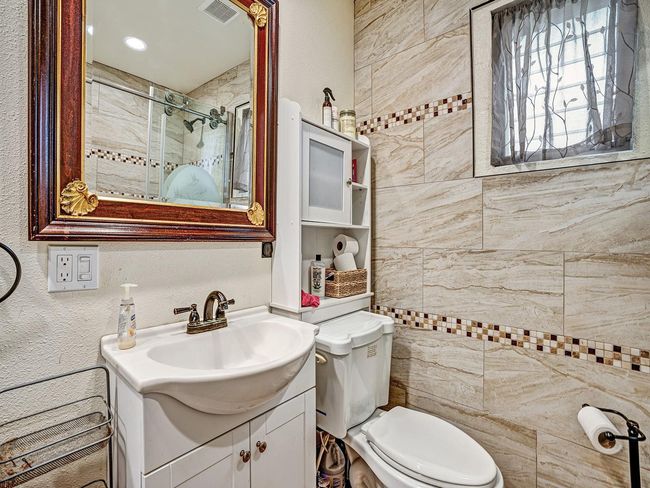 Primary Bathroom | Image 13