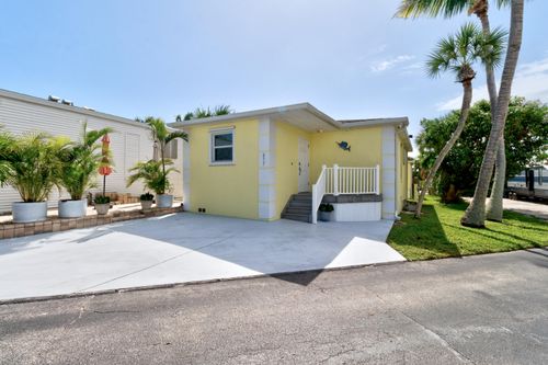877 Osprey Ln, Hutchinson Island, FL, 34949-8456 | Card Image