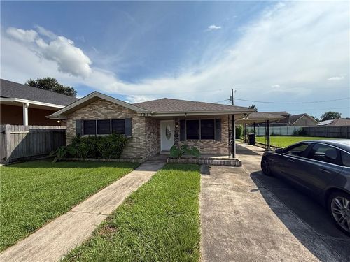 324 Chinchilla Dr, Arabi, LA, 70032-2011 | Card Image