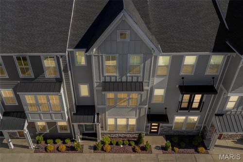 8924 Gateway Cir, Saint Louis, MO, 63144-3301 | Card Image