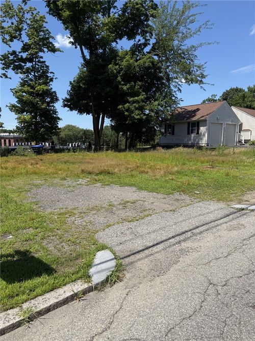 130 Woodward Road Road, Providence, RI, 02904 | Card Image