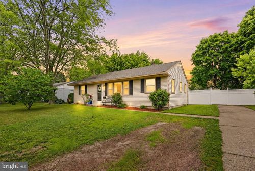 11 Warwick Rd, STRATFORD, NJ, 08084-1734 | Card Image