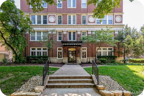 706-5330 Pershing Ave, Saint Louis, MO, 63112-1752 | Card Image