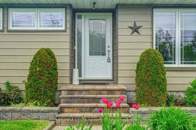 5041 Thunder Rd, House other with 4 bedrooms, 2 bathrooms and 5 parking in Carlsbad Springs ON | Image 4