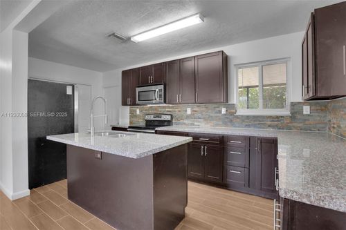 0-510 N 69th Ave, Hollywood, FL, 33024-7418 | Card Image