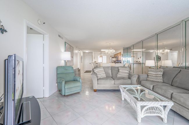 APT-802 - 2215 Cypress Island Dr, Condo with 2 bedrooms, 2 bathrooms and null parking in Pompano Beach FL | Image 4