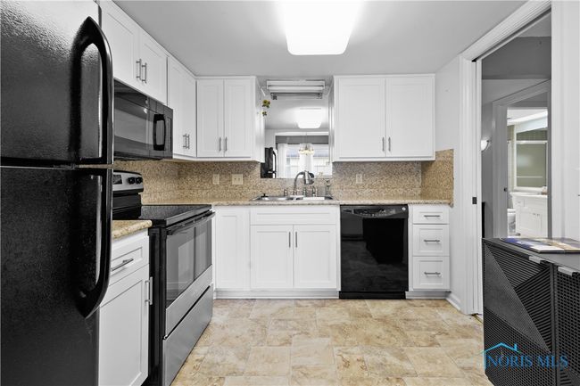 APT-4 - 5431 Cresthaven Ln, Condo with 2 bedrooms, 2 bathrooms and 2 parking in Toledo OH | Image 12