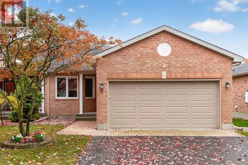 8 Partridge Drive, Ottawa, ON, K2M2P6 | Card Image