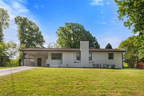 306 Lakeshore Dr, Thomasville, NC, 27360-5836 | Card Image