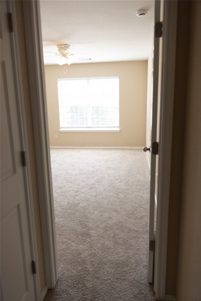 View of bedroom2 from hallway | Image 19