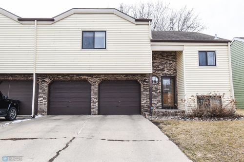 609 38th Ave S, Moorhead, MN, 56560-5609 | Card Image