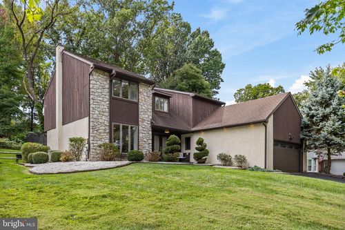 885 Spring View Dr, SOUTHAMPTON, PA, 18966-4301 | Card Image