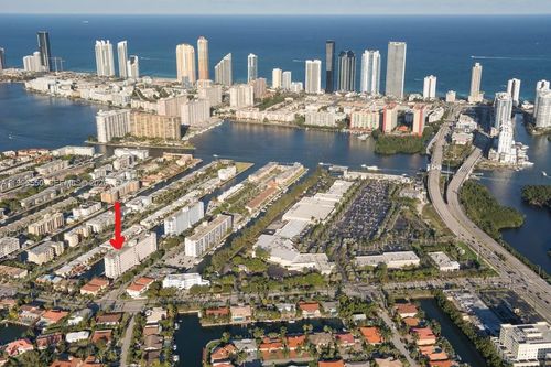 306-3545 Ne 166th St, North Miami Beach, FL, 33160-3884 | Card Image